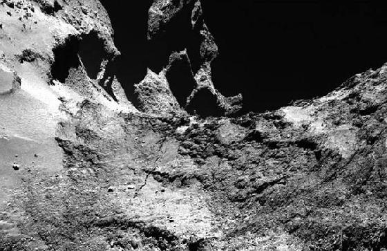 fissures sur la comète chury
