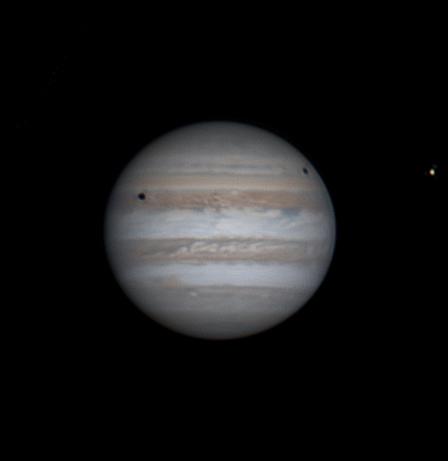 Jupiter avec ombres d'Europe et de Io Jupiter avec ombres d'Europe et de Io