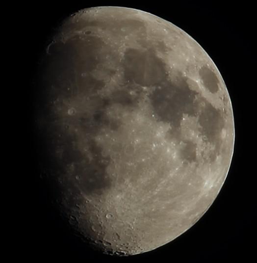 Lune gibbeuse croissante