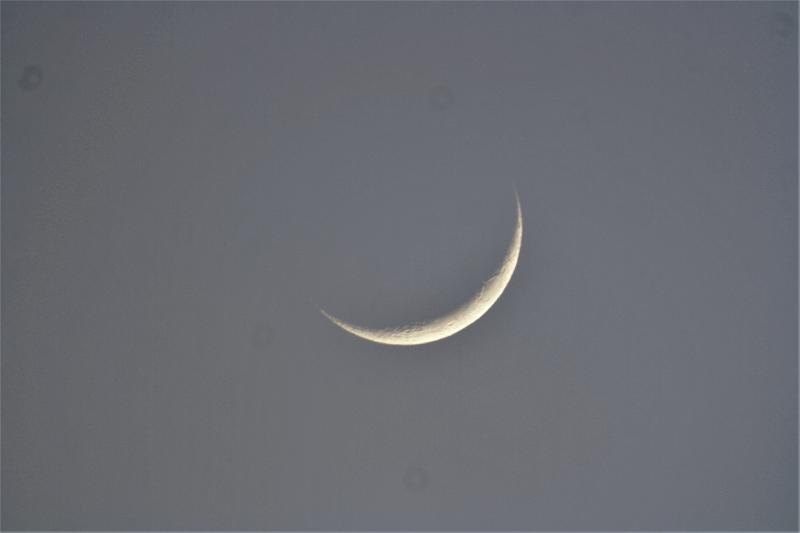 Croissant lunaire 02 déc 2016 Croissant lunaire 02 déc 2016