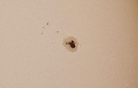 Tache solaire 16 AVRIL 2016 Tache solaire 16 AVRIL 2016