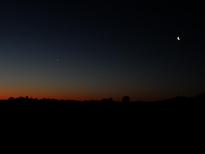 Matin 22 avril 2017 - 2 croissants venus et lune Matin 22 avril 2017 - 2 croissants venus et lune
