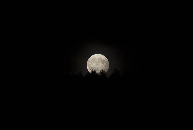 levé de lune sur fin d'elipse - 07082017