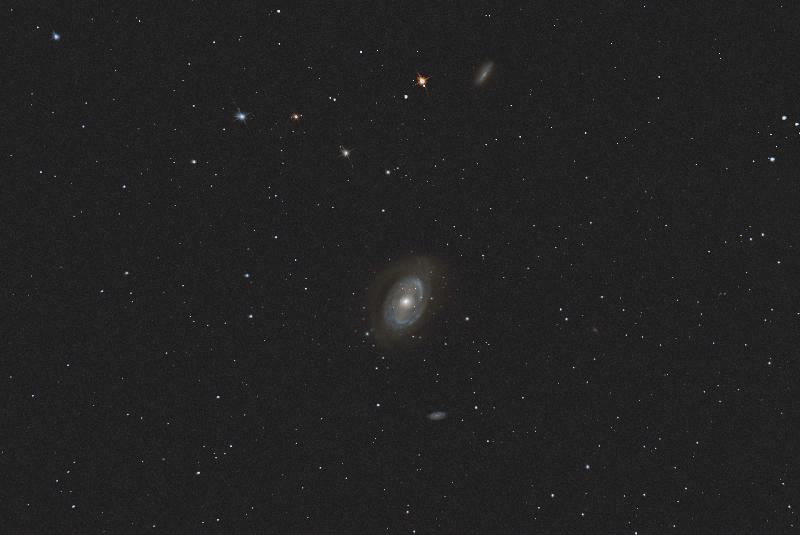 NGC 4725 V NGC 4725 V