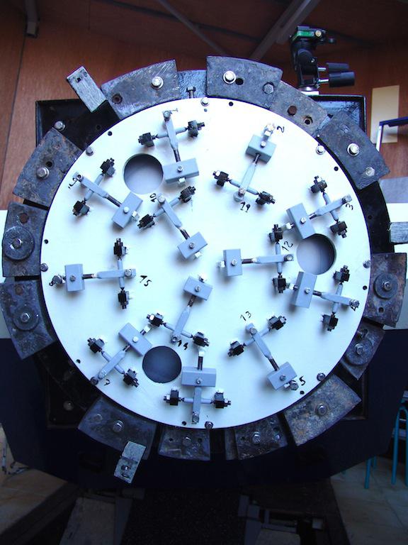 Barillet astatique du T620 mm de l’OAB. Barillet astatique du T620 mm de l’OAB.