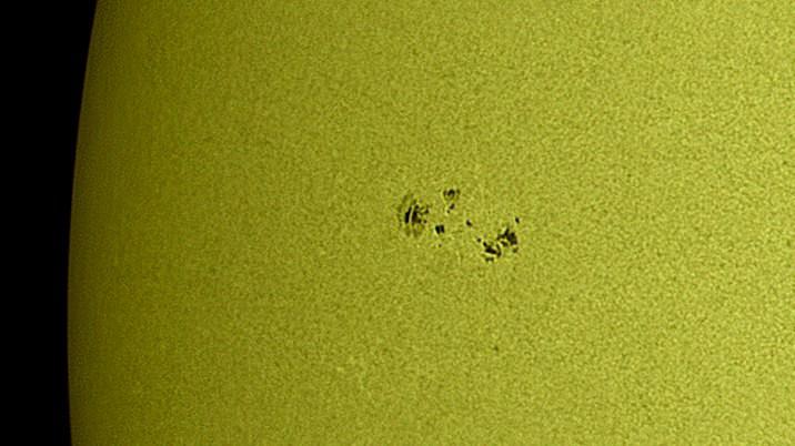 Sun 26-03-2017 AR2645 ED80, QHY5L-IIm, IR cut filter, Continuum 540nm filter, Barlow 2.5x, AS3, Registax6 Sun 26-03-2017 AR2645 ED80, QHY5L-IIm, IR cut filter, Continuum 540nm filter, Barlow 2.5x, AS3, Registax6