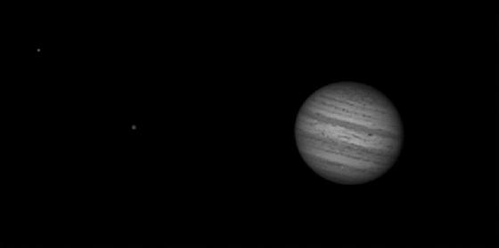 Jupiter, Io et Ganymède, le 2 octobre 2011 à 22h24 TU Jupiter, Io et Ganymède, le 2 octobre 2011 à 22h24 TU