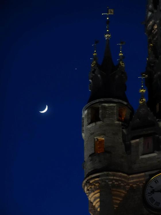 Rapprochement Lune + Jupiter + Béfroi de Douai
