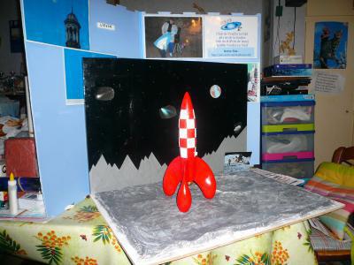 Maquette Fusée Tintin et cratère Lunaire