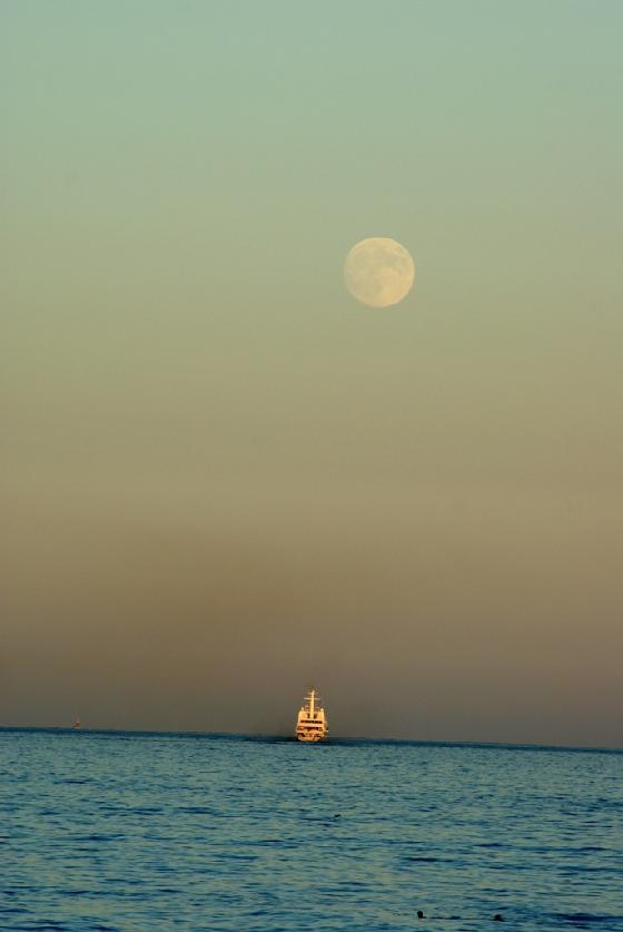 Lev&eacute;e de lune sur la mer