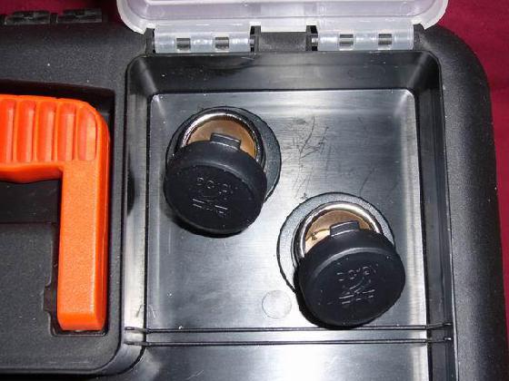 vue grossie des prises 12 v