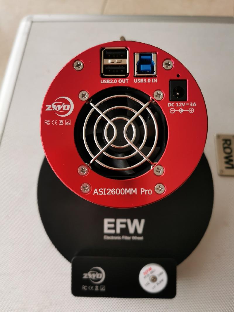 ZWO ASI 2600MM Pro avec roue à filtre 5x 2" et diviseur optique