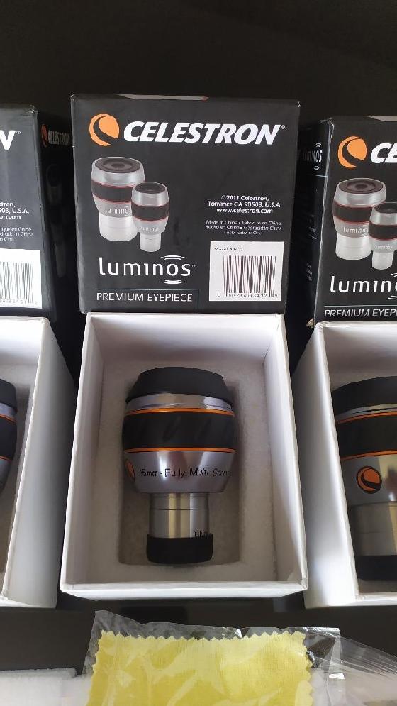 Oculaires Célestron 82°