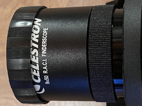 Chercheur Celestron rétro éclairé 9x50