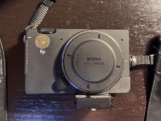 Boitier hybride Sigma FP et Objectif Sigma 14mm f 1.8 ART DG