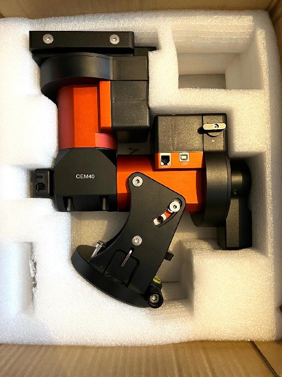 Monture Ioptron CEM40 avec trépied LiteRoc