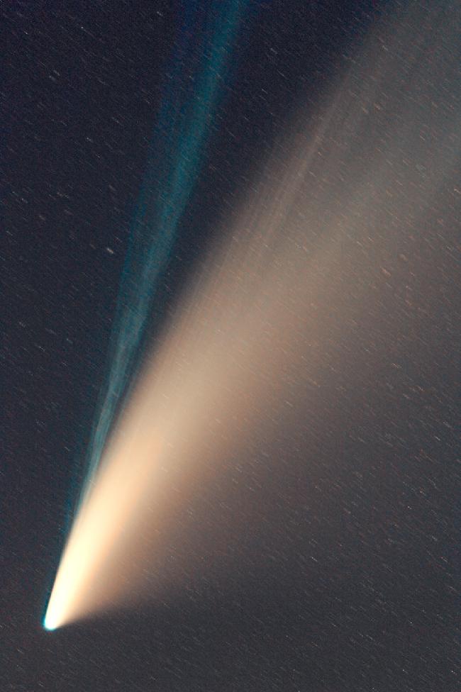 Neowise au téléobjectif 200mm f/2.8 vue du Québec