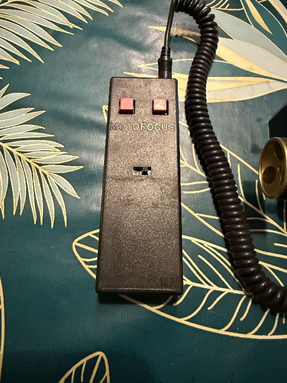 Porte oculaire motorisé JMI NGF-CM avec contrôleur USB pour SC