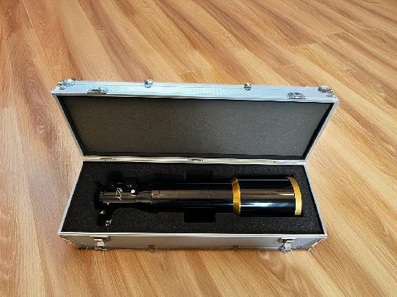 Lunette APO William Optics Zenithstar 110 mm F/7 Triplet + valise & accessoires