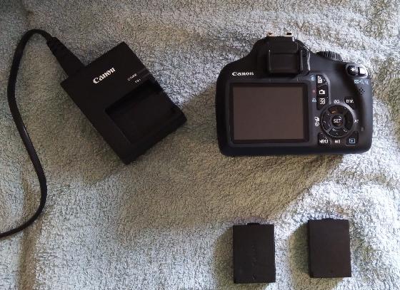 1100D chargeur et batteries