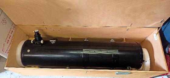 Tube dans sa caisse de transport