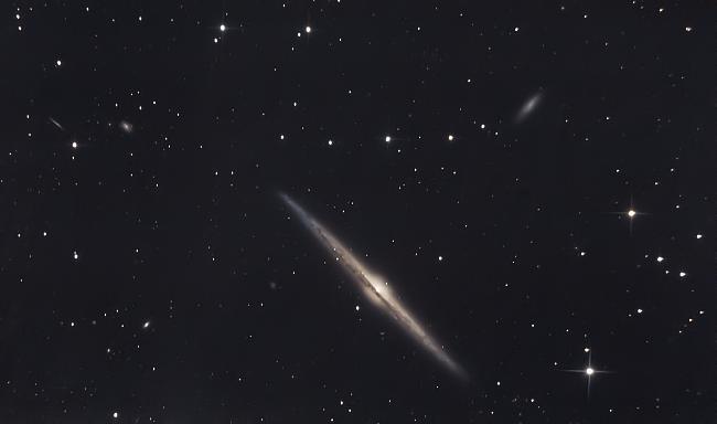 ngc4565 l aiguille