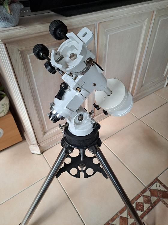 Monture équatoriale SKYWATCHER EQ3-2 trépied valise lunette Celestron 90mm focale 1000