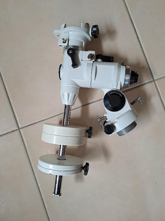 Monture équatoriale SKYWATCHER EQ3-2 trépied valise lunette Celestron 90mm focale 1000