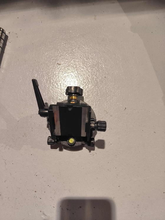 AZGTi / trepied Berlebach 300€