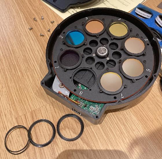 Lot filtres Astrodon LRGB (Serie I) + Ha SII OIII 3nm en 31,75mm ou 31mm non montés + roue à filtre motorisée ZWO 8x31,75mm/31mm