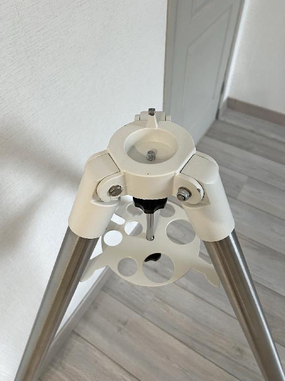 Trepied pour monture NEQ3.2, EQM-35, NEQ5, AZ-EQ5, HEQ5 en acier bon état