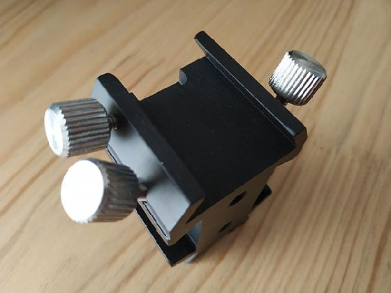 Support triple pour chercheur