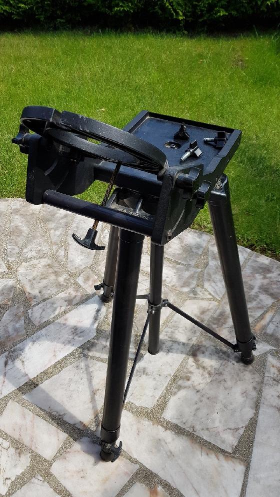 Table équatoriale avec trépied Celestron