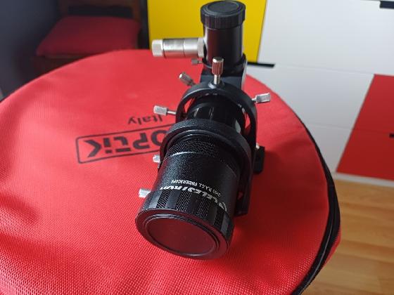 chercheur réticulé éclairé Celestron 9x50