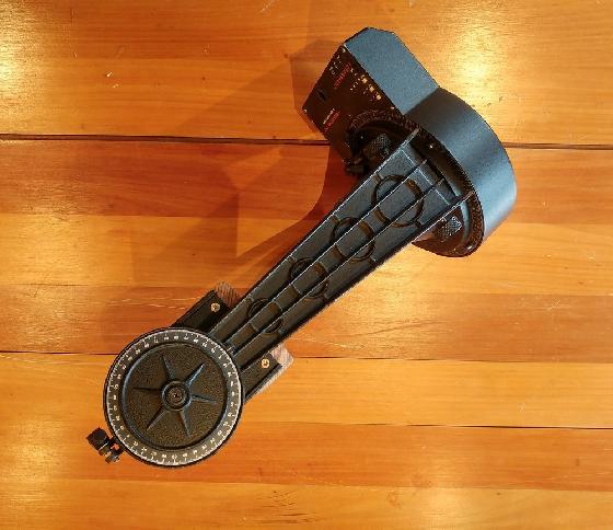 Monture à fourche et table équatoriale C8