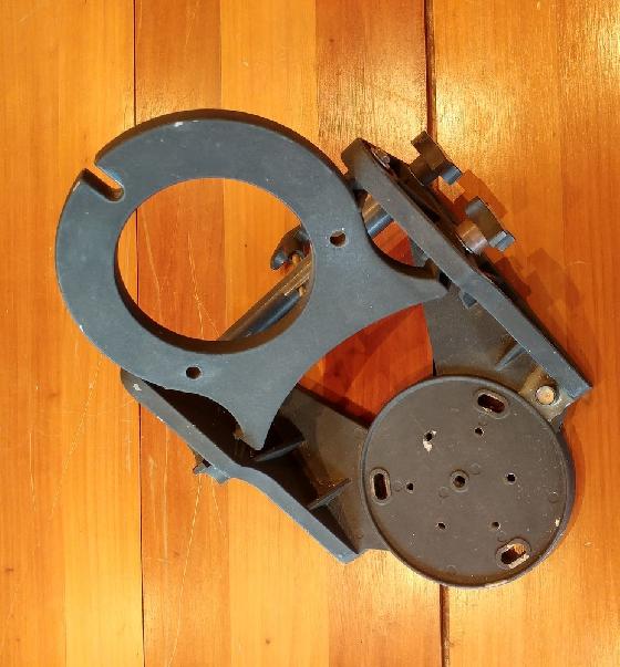 Monture à fourche et table équatoriale C8