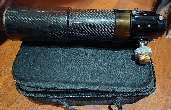 lunette 70ED carbone (meme que 70ed TS) + reducteur/correcteur 0,8x + valise