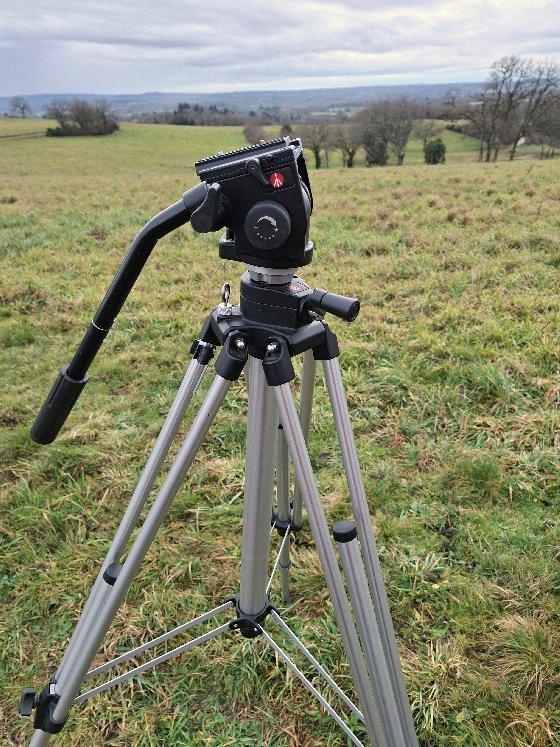 Trépied et tête vidéo Manfrotto