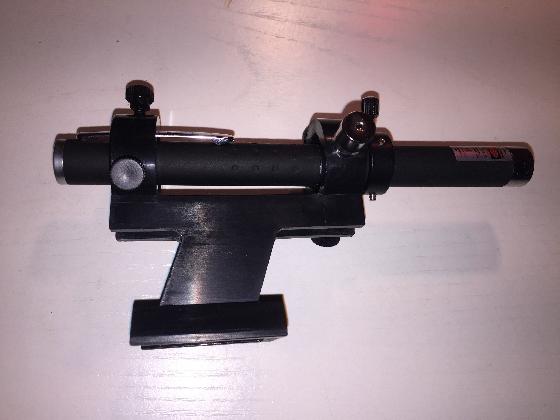 Chercheur laser avec support