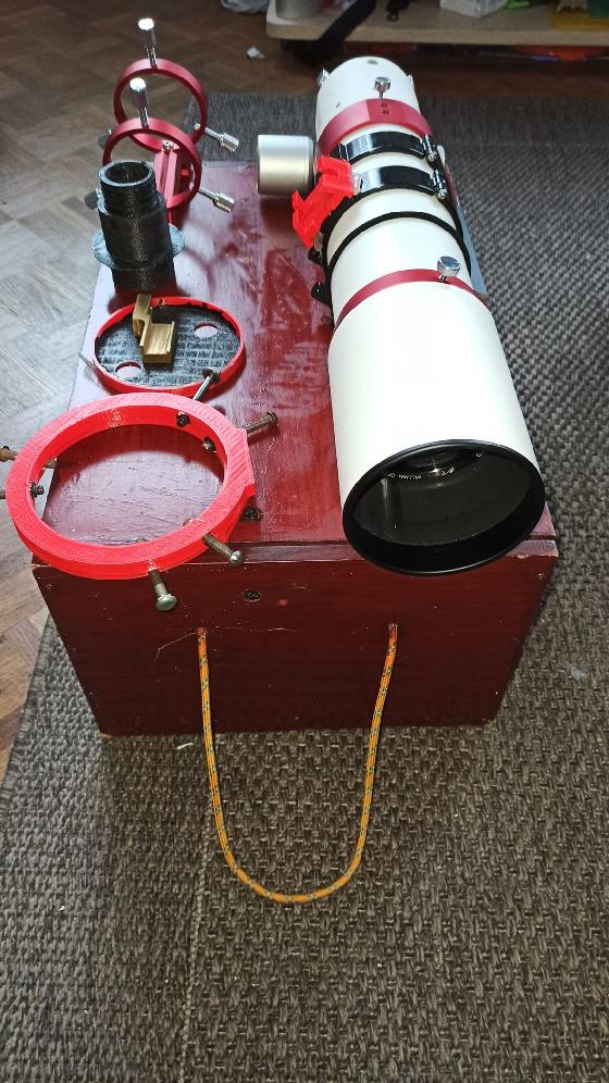 Lunette William Optics apo GTF 81 mm à 5 éléments avec système de guidage. F/D de 6,6.