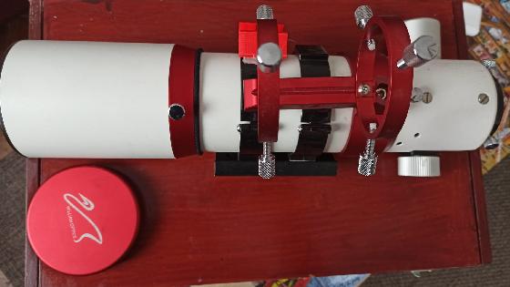 Lunette William Optics apo GTF 81 mm à 5 éléments avec système de guidage. F/D de 6,6.