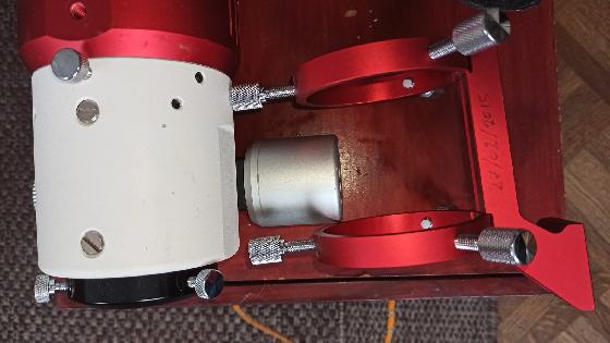 Lunette William Optics apo GTF 81 mm à 5 éléments avec système de guidage. F/D de 6,6.