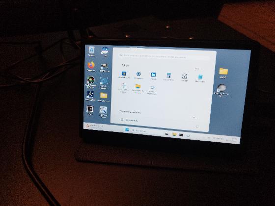 Ecran tactile visuel assisté ou astrophotographie nomade 