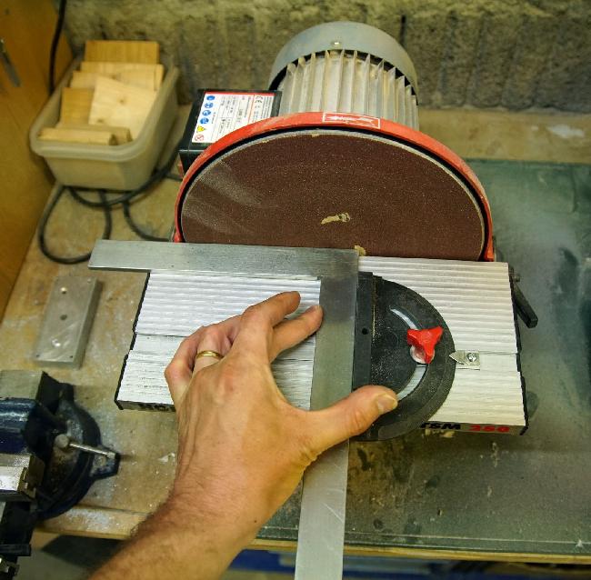 Mise d'équerre horizontal