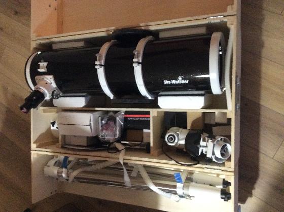 Lot complet Newton Skywatcher BD 200/1000 + monture + caisse + accessoires
