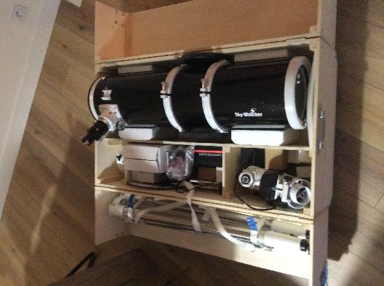 Lot complet Newton Skywatcher BD 200/1000 + monture + caisse + accessoires