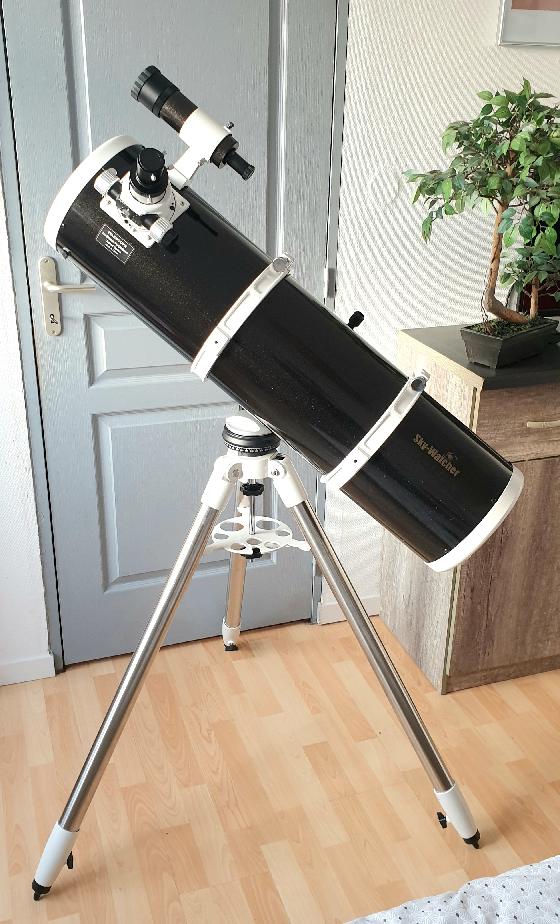 Sky-Watcher 200/1000 sur AZ4 