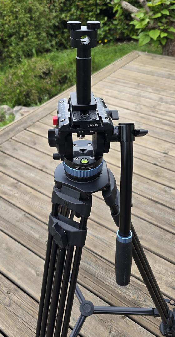 umelles géantes 25x100 APM APO + trépied tête fluide