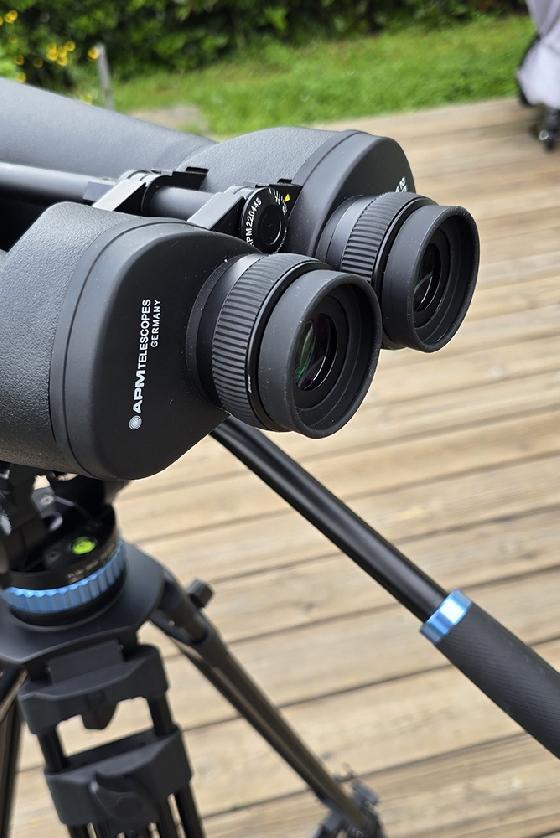 umelles géantes 25x100 APM APO + trépied tête fluide