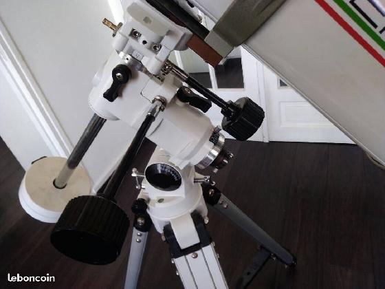 Télescope Vixen 135/720 sur monture EQ3.2